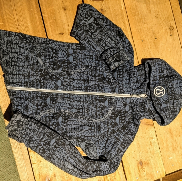 lululemon athletica Tops - Lululemon scuba Hoodie (Glacier Lace) Blue